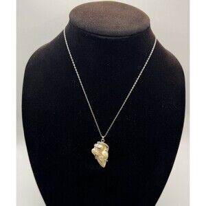 Beautiful Vintage Necklace Large Mother of Pearl 18k GP Chain 18 Inches Long